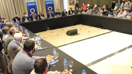 Empresarios rechazan una oferta oficial por tasas municipales en la boleta de luz