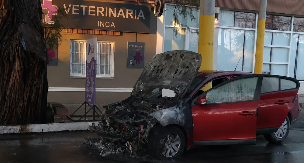 Incendio de un auto.