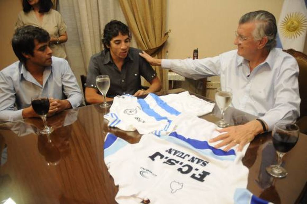 Gioja recibió a la delegación sanjuanina que ganó en Rosario