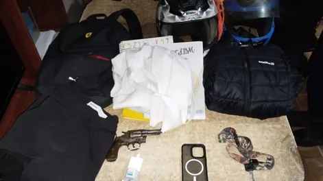 Dos motochorros encañonaron a un adolescente para robarle el celular y una mochila con útiles