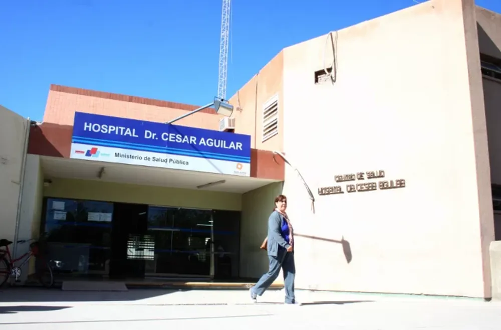 Un golpe brutal, 4 horas sin asistencia y dudas: el trasfondo del ataque a la mujer que está grave