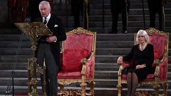 El rey Carlos III se presentó por primera vez ante los legisladores del Parlamento