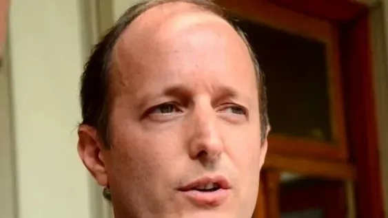 Primera noche de internación de Martín Insaurralde: tuvo un pico de fiebre y seguirá en observación