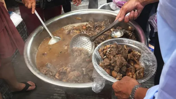 Se realiza en China el festival de comida más cruel y sangriento