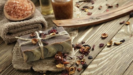 Cinco rituales para sacar las malas energías de tu casa