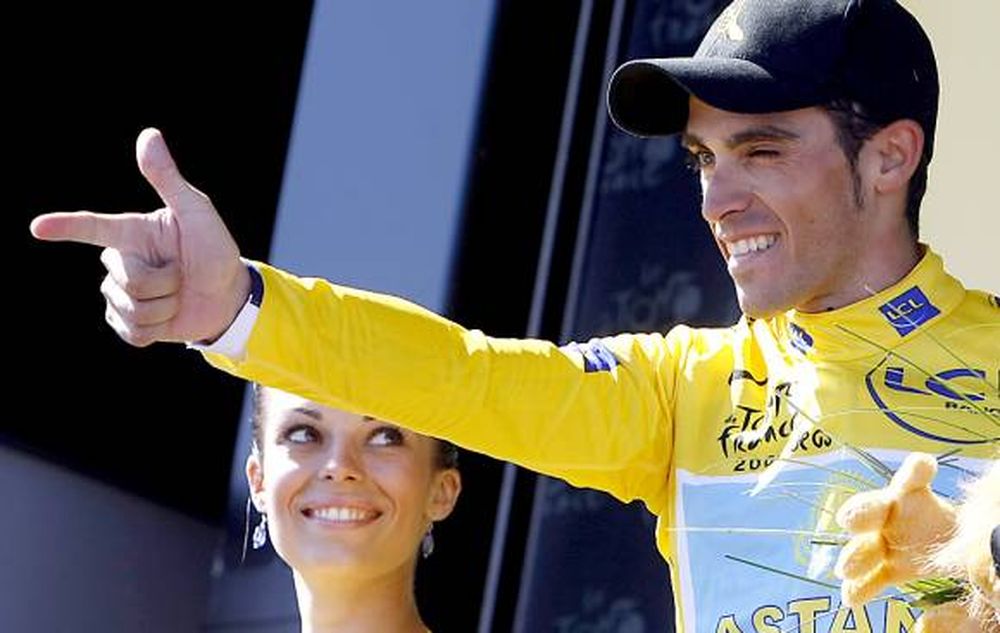 Contador tiró un palo