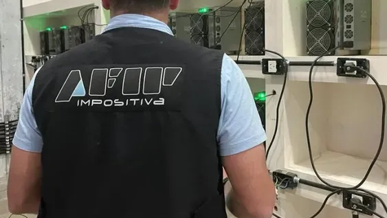 La aparición de una granja clandestina de criptomonedas desató una incógnita legal