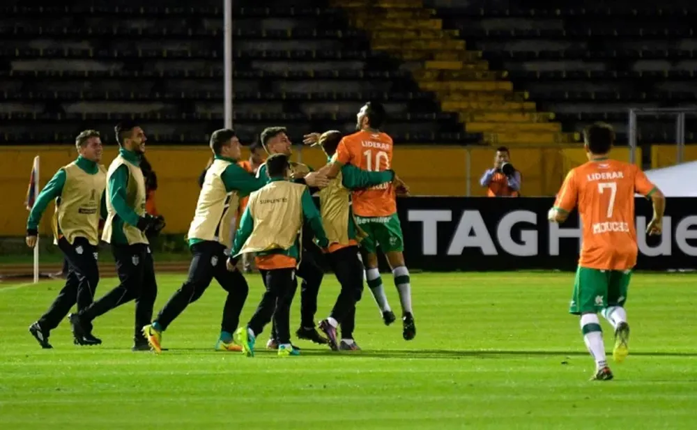 Hazaña de Banfield en Quito para seguir con la ilusión