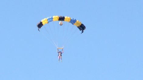 Paracaidismo y tándem, la actividad que te permite volar y vivir la adrenalina más allá de las nubes
