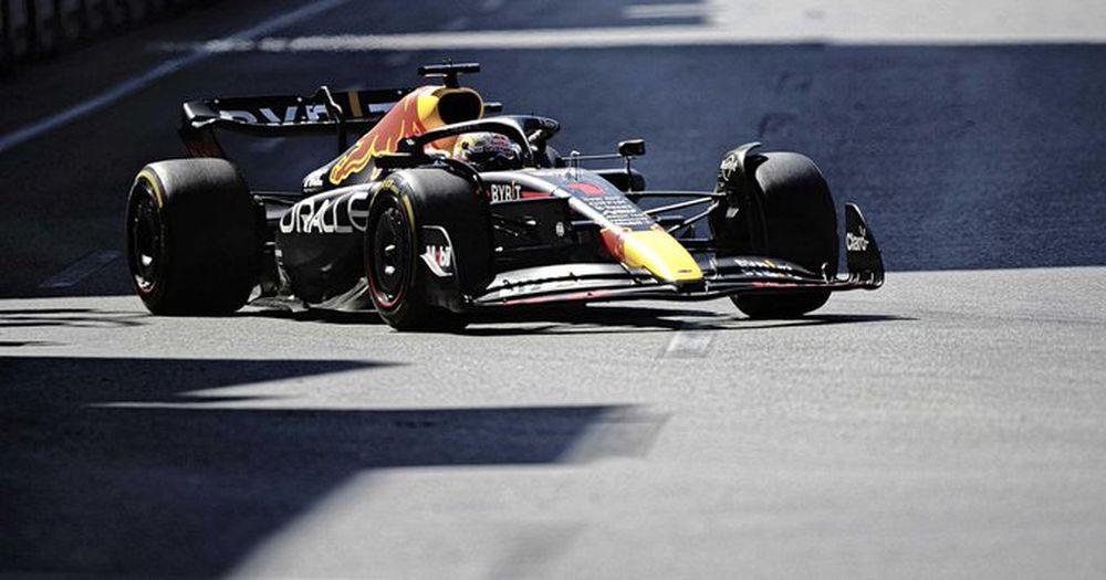 Verstappen ganó en Azerbaiyán y estiró su liderazgo ante el abandono de Leclerc