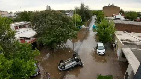 Temporal en Bahía Blanca: ascienden a 16 los muertos, hay 100 desaparecidos y 1.400 evacuados