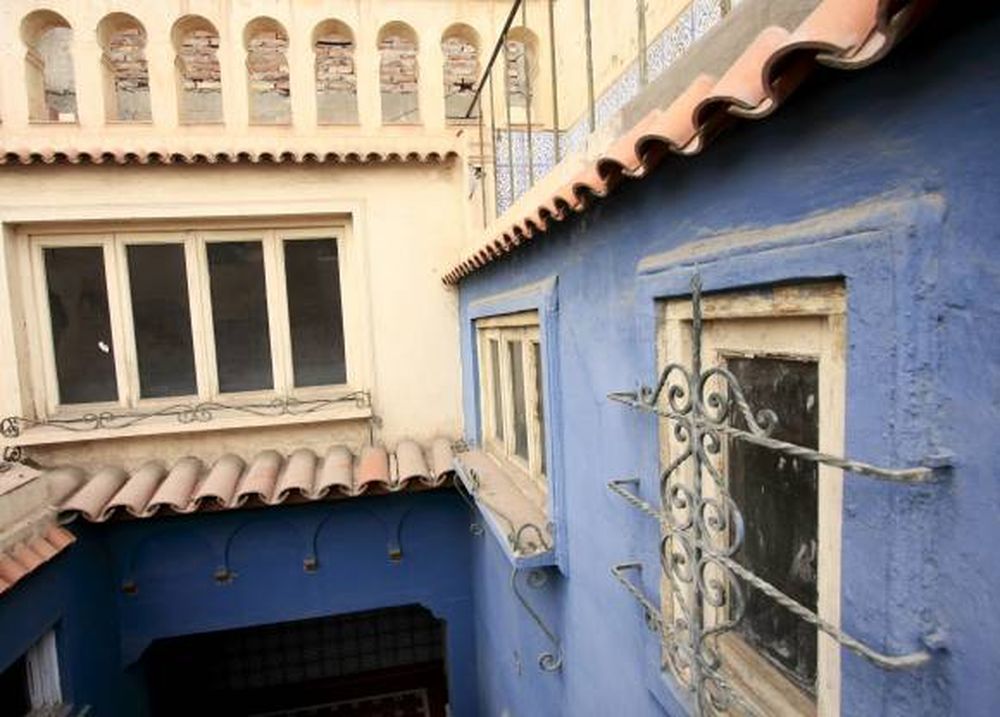 La resistencia de las paredes con detalles españoles