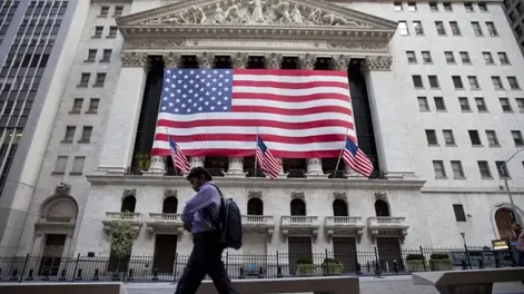 La economía de EE.UU. se contrae 0,9% y entra en recesión técnica