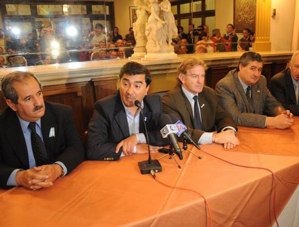 No descartan senador ibarrista