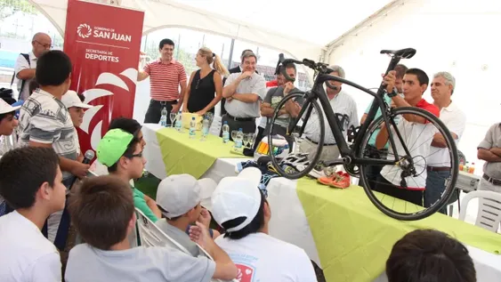 Con charlas de especialistas, salieron a cazar talentos para formar deportistas