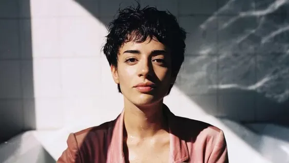 Zoe Gotusso será la cara de una campaña por la igualdad de las artistas mujeres