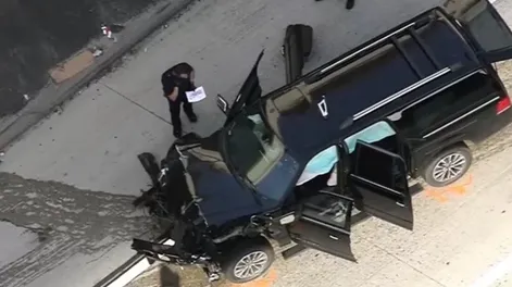 Insólito: robó coche fúnebre con el cadáver adentro y terminó chocando