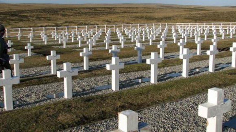 El duro proceso de identificar a los caídos en Malvinas