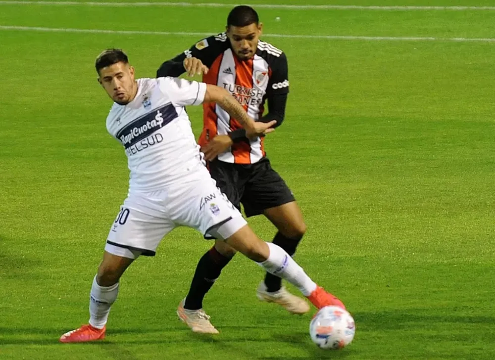 River no pudo festejar en La Plata