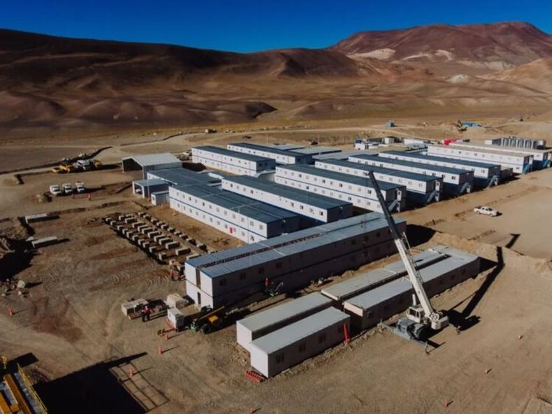 Vicuña, el coloso del cobre. El proyecto demandará un númeroaltísimo de proveedores y trabajadores. La vida útil de la mina es de unos 70años.&nbsp;
