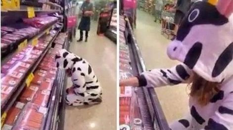 Disfrazada de vaca lloró frente a góndola de carne