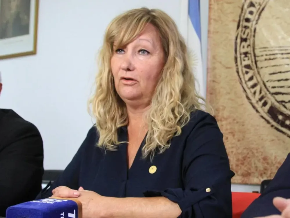 Mónica Coca se encuentra estable y sin fiebre pero con asistencia respiratoria mecánica