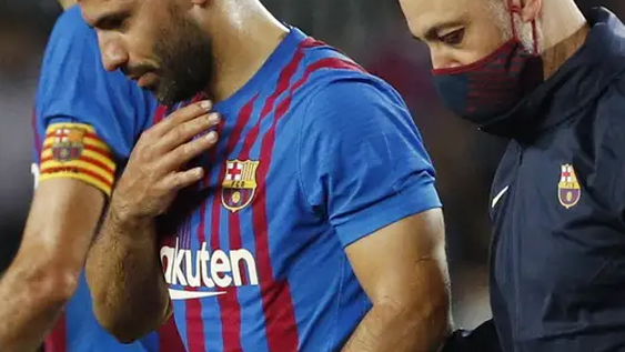 Afirman que Sergio “Kun” Agüero tendría que retirarse del fútbol por su arritmia cardíaca