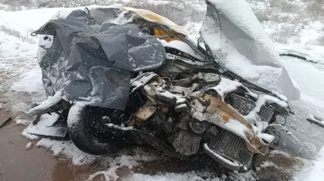 Los cuerpos de las cuatro víctimas quedaron atrapados en el auto.