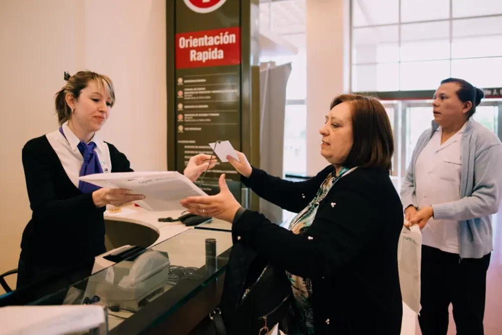 Simposio “Dos nuevos paradigmas en salud: la atención segura y el paciente experto”