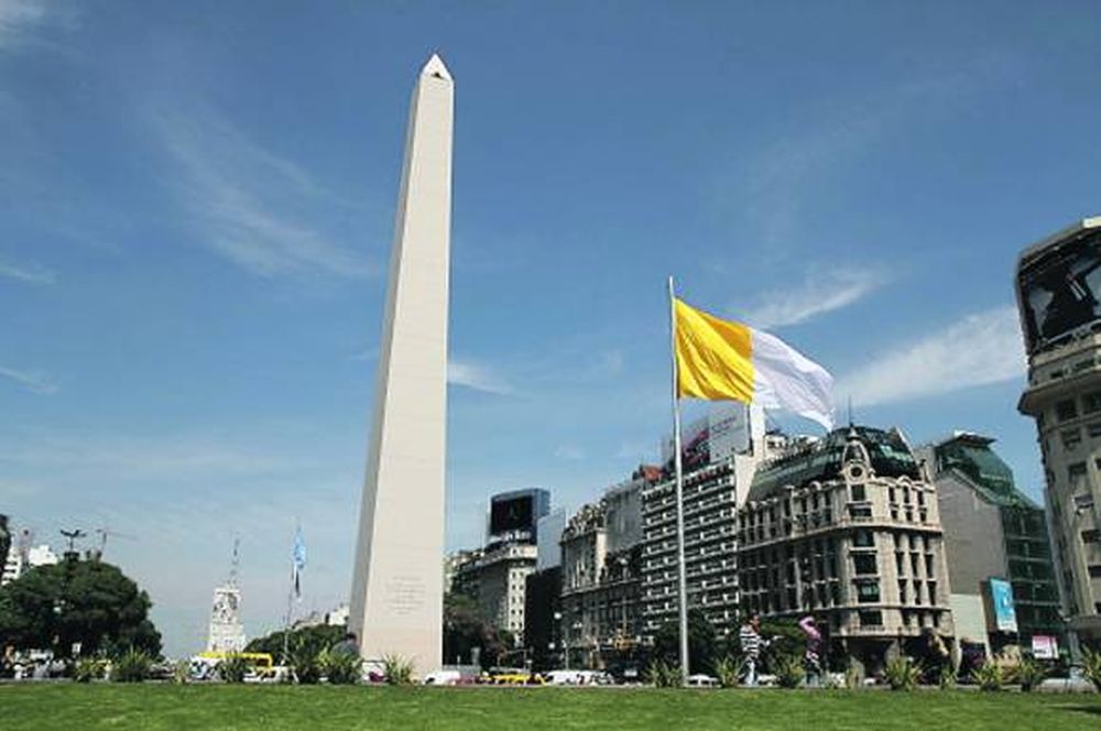 Vigilia y pantalla gigante por la asunción del Papa