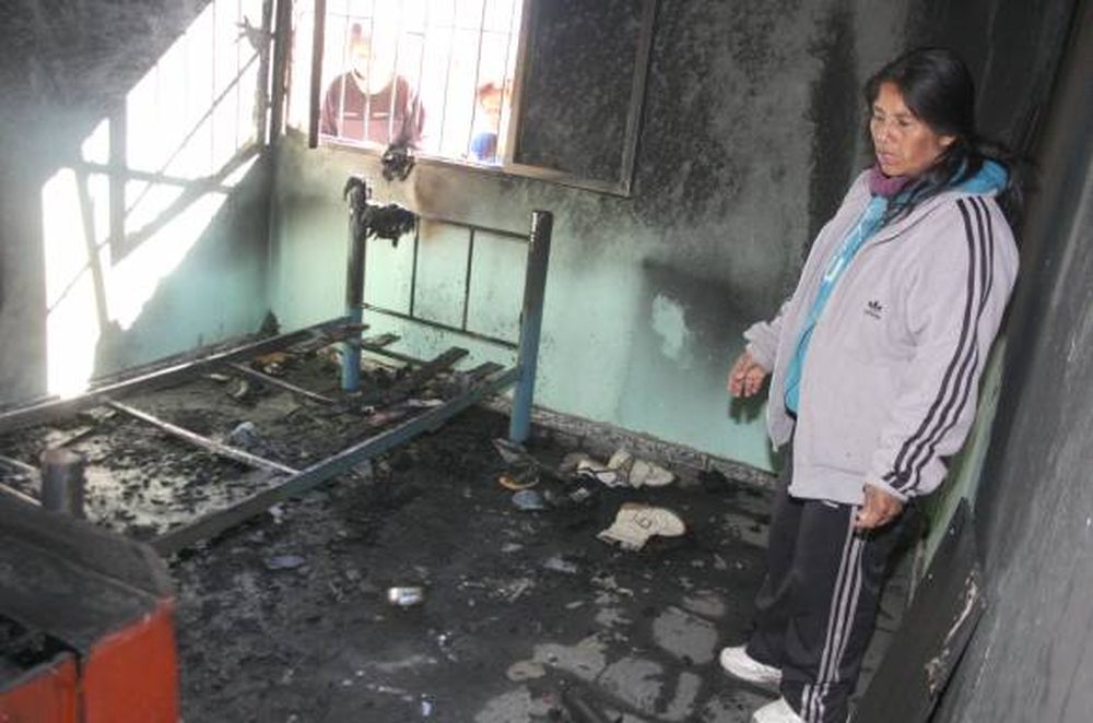 Está presa y queman su  casa en intento de robo