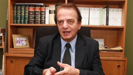 En el Juzgado Correccional planean indagar al exjuez Flores en septiembre