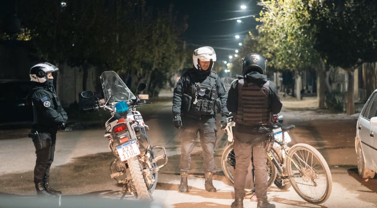En operativos de prevencion realizados este jueves 21 de mayo, la Policía de San Juan aprehendió a 121 personas por contravenciones. En operativos de prevencion realizados este jueves 21 de mayo, la Policía de San Juan aprehendió a 121 personas por contravenciones.