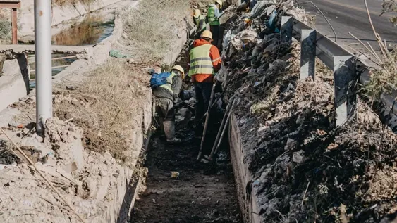 Por la sequía, reordenan el pago de la monda de los canales