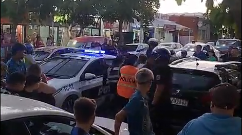 Revuelo en Villa Krause por la detención de una pareja de mecheros