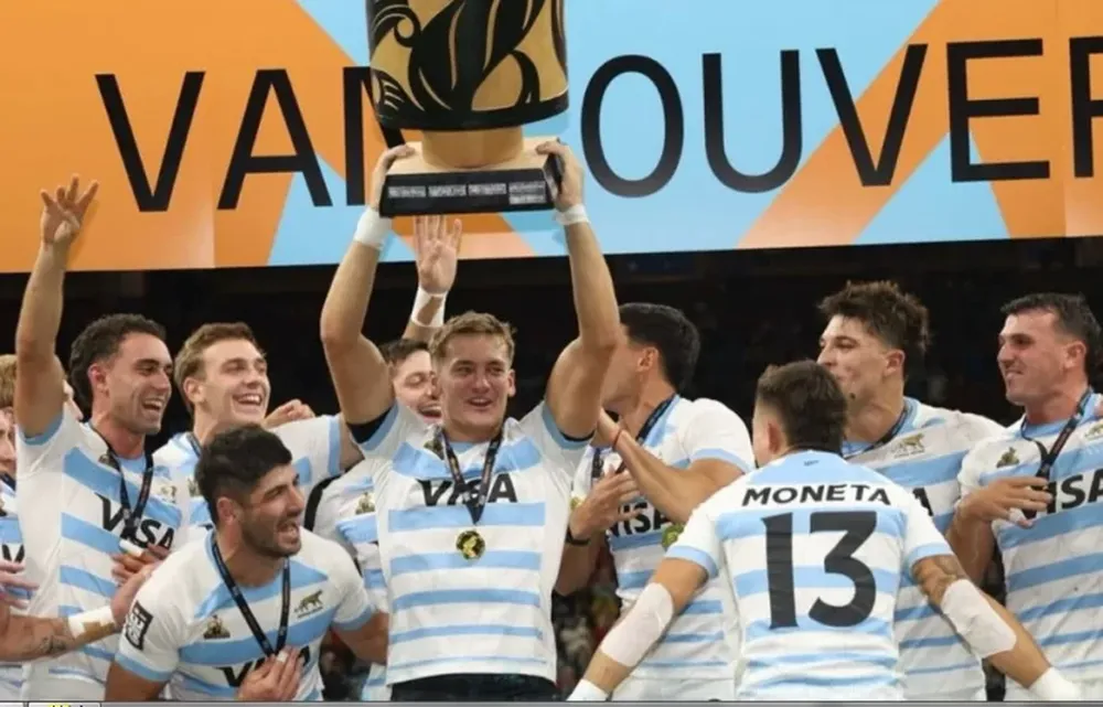 HISTÓRICO. Los Pumas vencieron a Sudáfrica y se quedaron con el Seven deVancouver, dentro del Circuito Mundial.