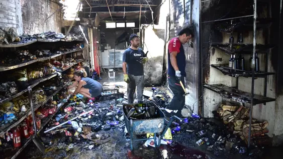 Un minisupermercado ardió por completo y dejó al menos 20 millones en pérdidas