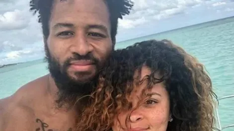 Una estrella de la NFL fue descubierto en una fiesta sexual y su mujer le apuntó con un arma