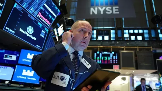 Buena reacción del mercado: bajó el dólar, el riesgo país y subieron los bonos