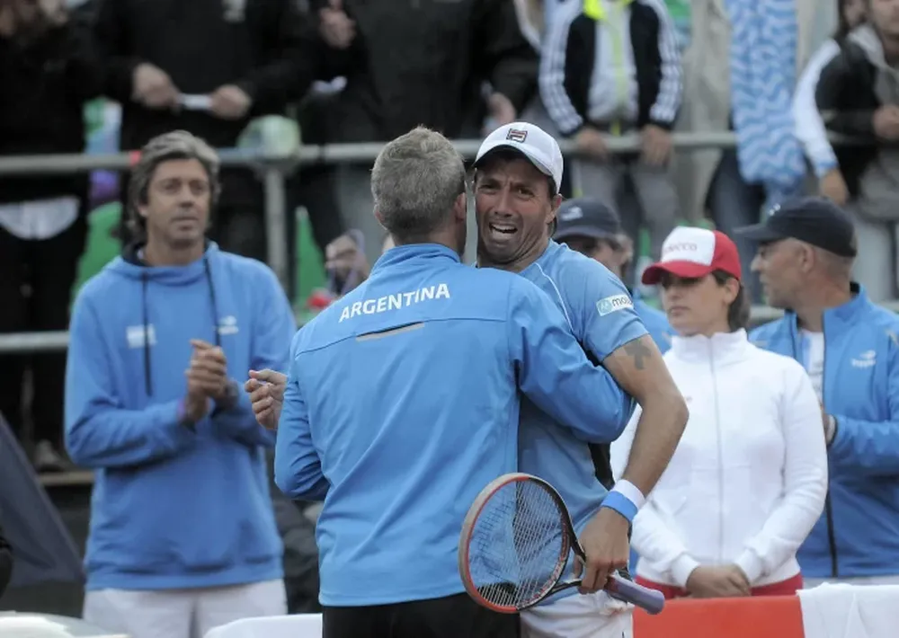 Berlocq se vistió de héroe y Argentina igualó la serie ante los italianos