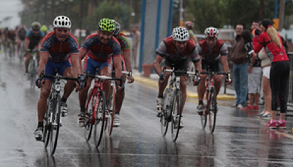 Bajo la lluvia, un riojano triunfó en la primera etapa de Libres