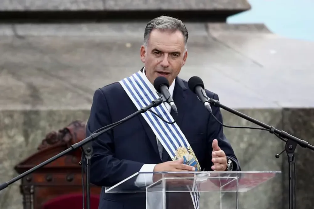 Yamandú Orsi en su primer discurso como presidente: “Me rebelo a ese país de las dos mitades”