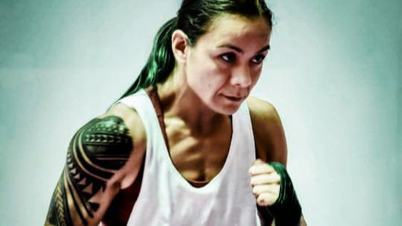 Román llegó a Londres donde pelea el sábado en una nueva categoría