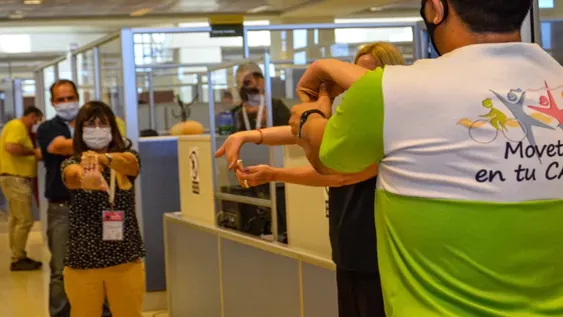 Con ejercicios en las oficinas comenzaron con “Pausa Activa”