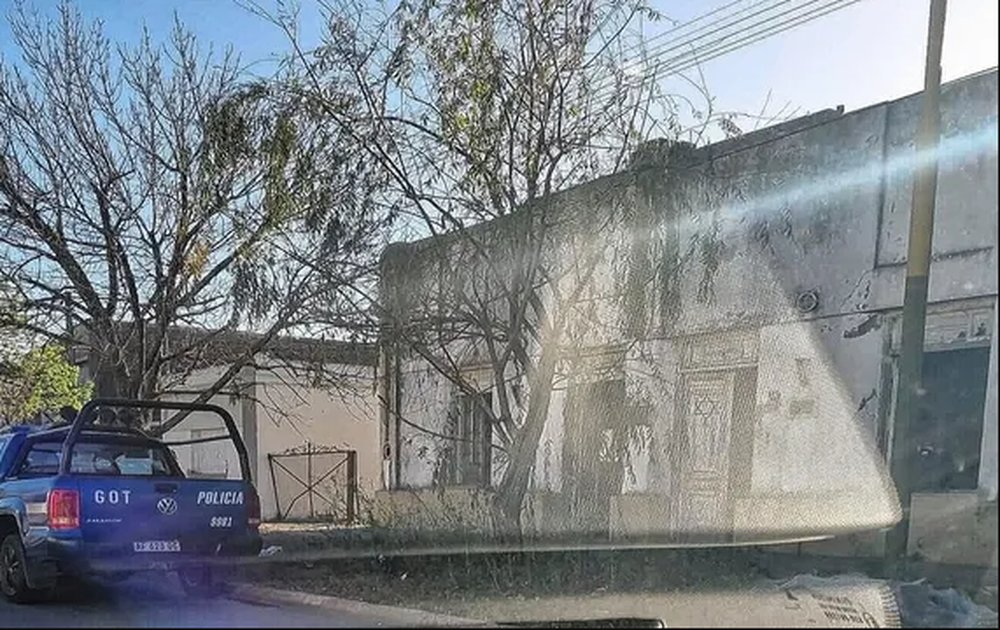 Se incendió la parte trasera de una sinagoga en Santa Fe e investigan si fue intencional