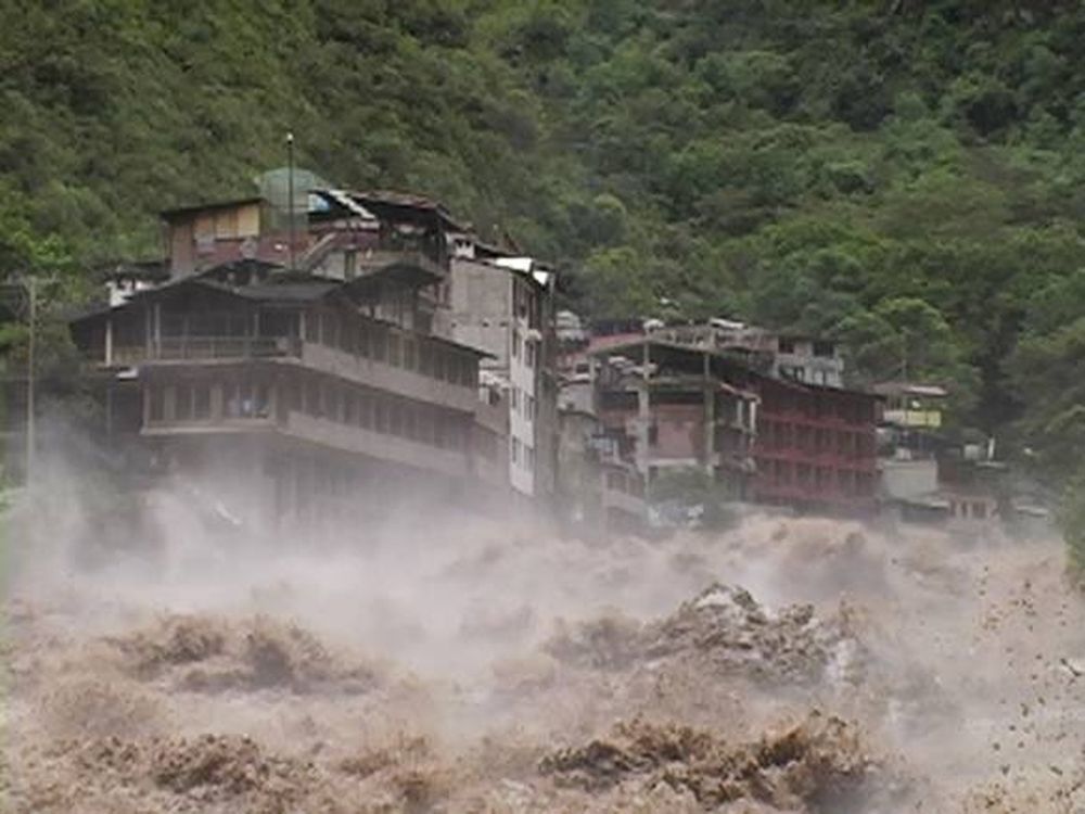 Priorizan la evacuación de turistas estadounidenses