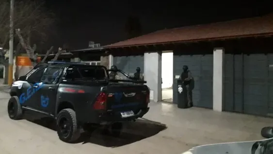 Buscan a un presunto ladrón que habría sido baleado por el sereno de una finca