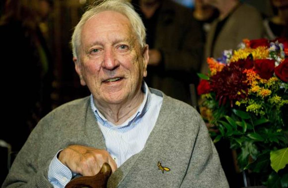 El Nobel vuelve a premiar poesías