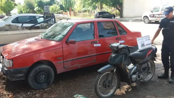 Caen dos por robar un auto