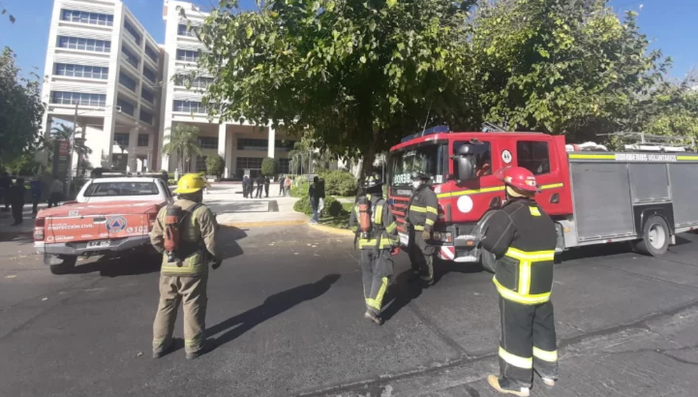 Sin resultado positivo, terminó el rastrillaje en el Centro Cívico: investigan el número desde el que se hizo la llamada